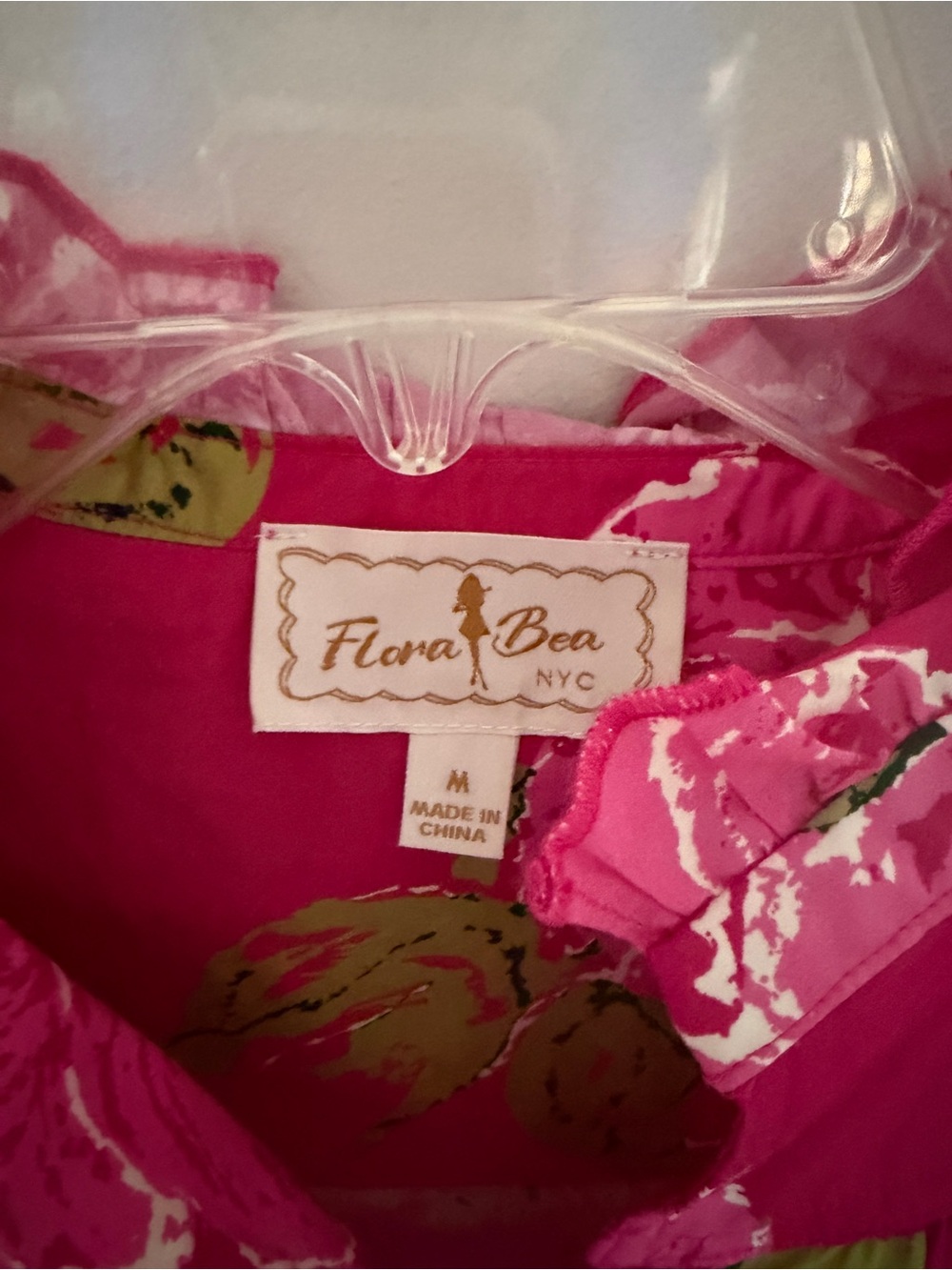 Darling Flora Bea top! Great pattern with cute buttons! Beautiful pink size M - Picture 4 of 8